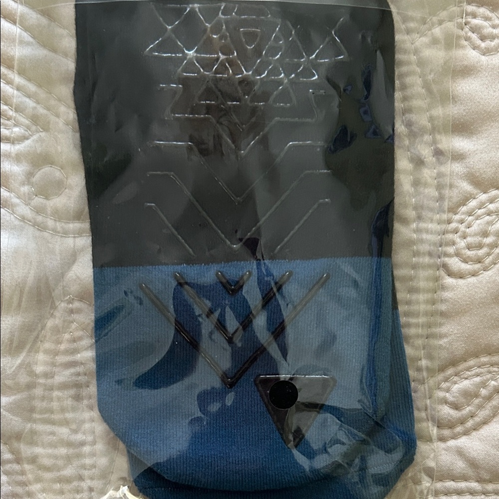 New ZAKTI FIT Black & Sapphire Pilates Socks Size S - Picture 3 of 3